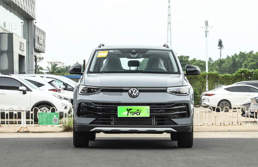 volkswagen  Tharu XR price